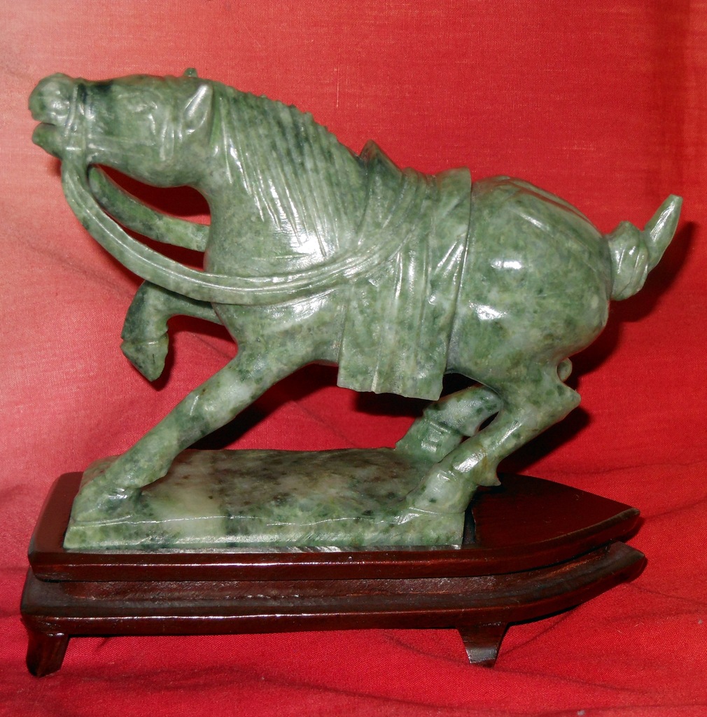koń Tang rzeźba z kamienia jadeit