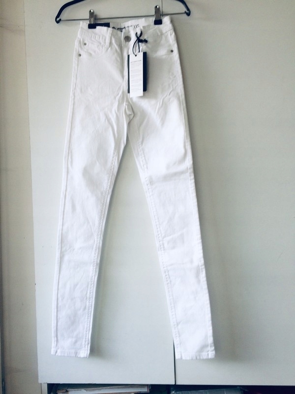 Białe spodnie z wysokim stanem jak levis rurki XXS