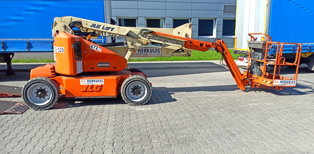 PODNOŚNIK KOSZOWY ZWYŻKA JLG M450AJ 2006r. (672)