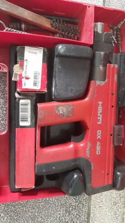 GWOŹDZIARKA HILTI DX 450 KOMPLET