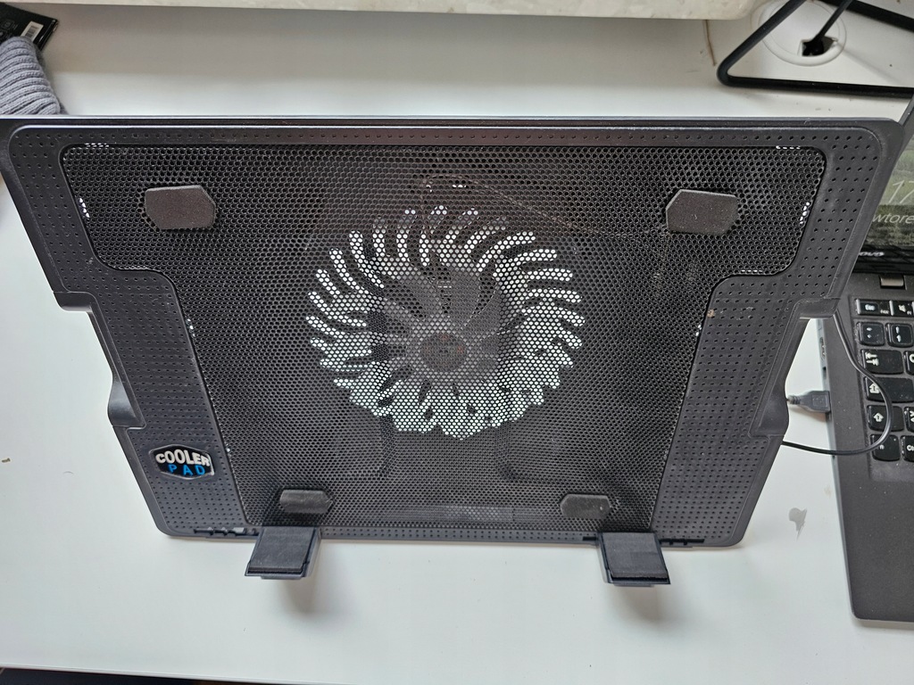 Podkładka chłodząca pod laptop 10-15,6'' czarna