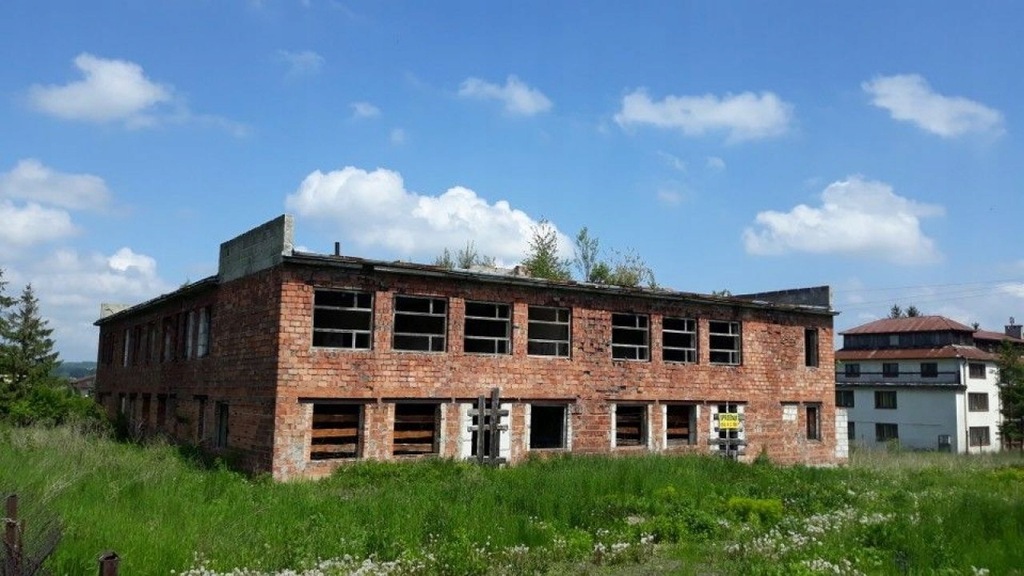 Komercyjne, Solec-Zdrój, 1090 m²