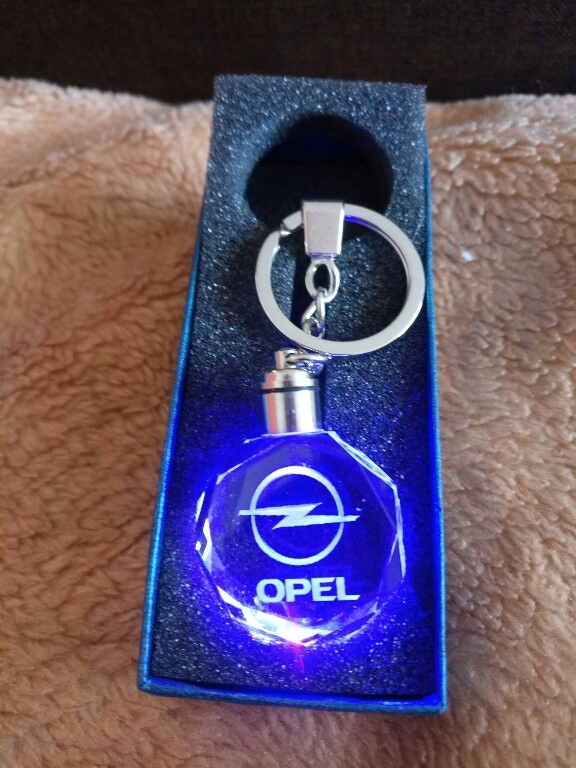 Brelok LED Opel nowy +pudełeczko