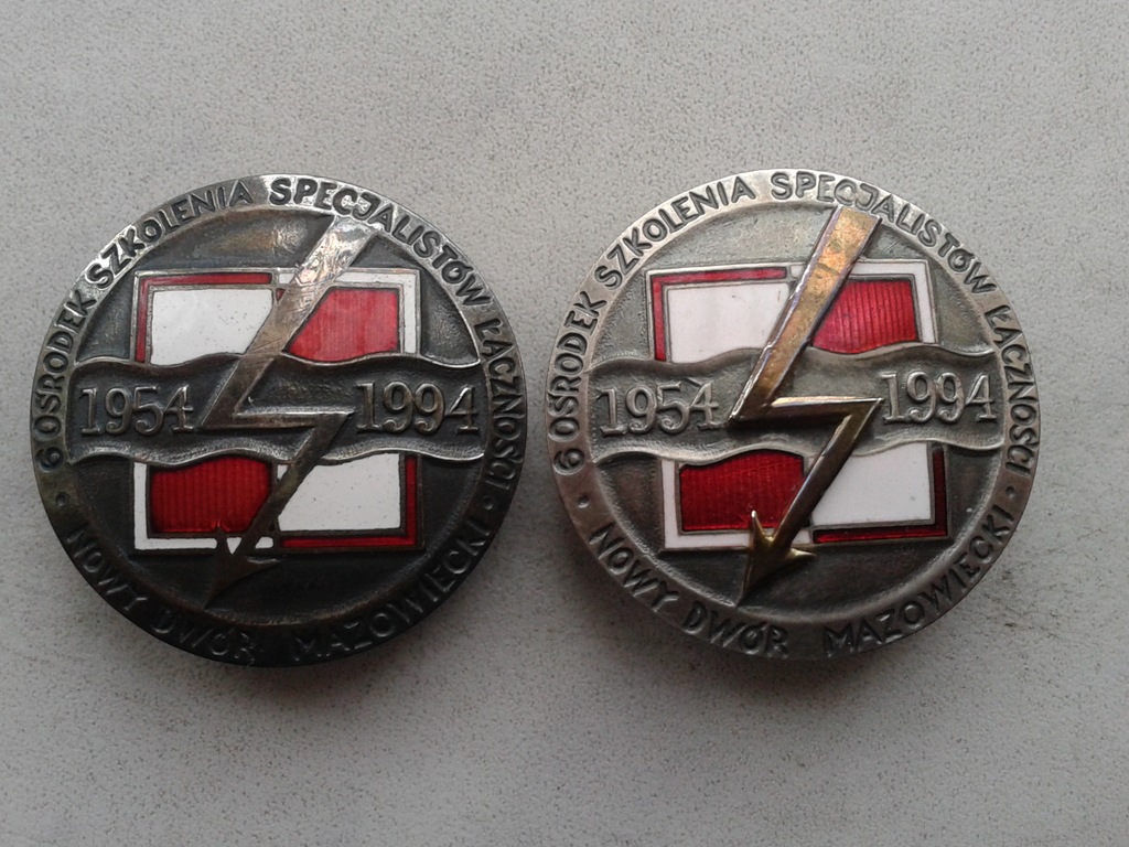Odznaka 6 Ośrodek Szkolenia Specjalistów Łączności - 2 wersje