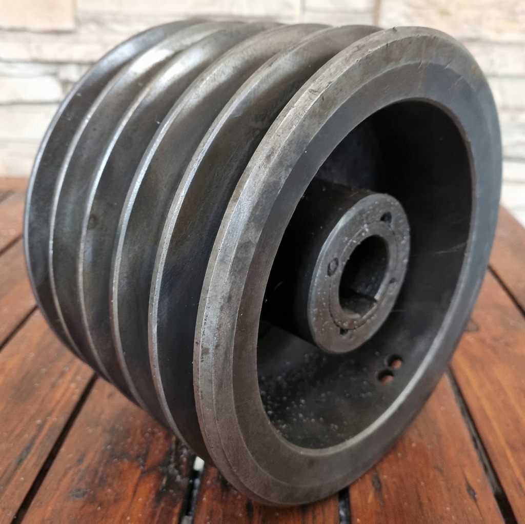 Koło pasowe stalowe na 5 pasków roz.19mm fi 200 mm