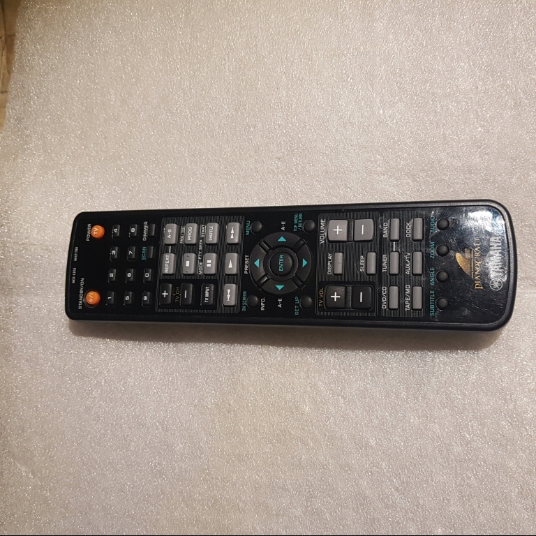 Oryginalny pilot YAMAHA MCR-E810 WH21780 Amplituner Kino domowe