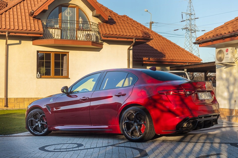 Alfa Romeo GIULIA 2.9 BI Turbo V6 Quadrifoglio 510