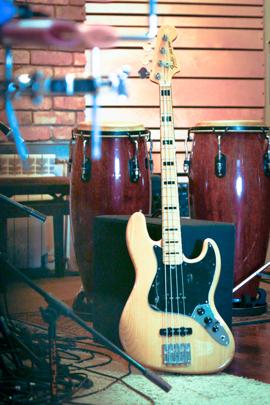 Fender JAZZ BASS MN AVRI '75 2005 USA