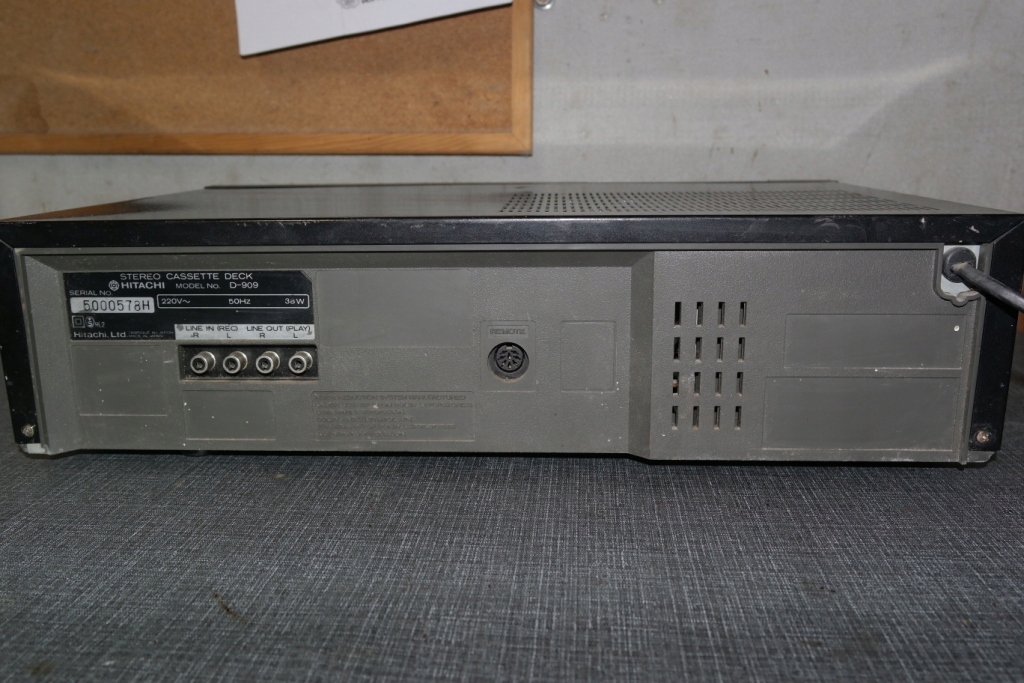 Купить Дековый японский кассетный магнитофон Hitachi D-909: отзывы ...