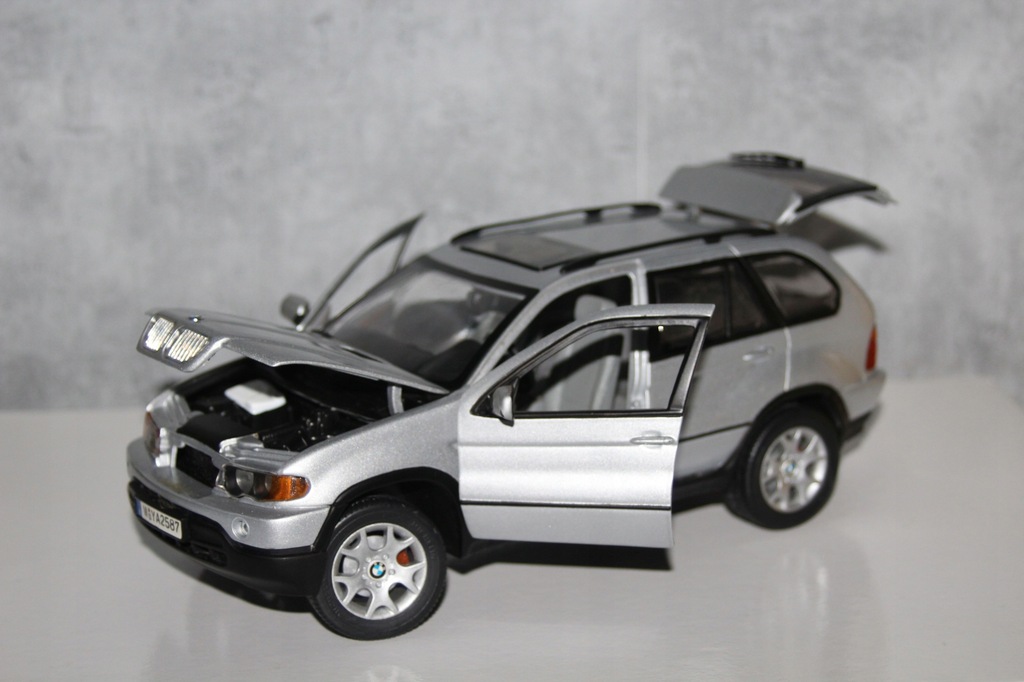 ミニカー ANSON BMW X5 1/18 ANSON BMW X5 4.4i MK1 E53 1/18 - 14589792879 - oficjalne