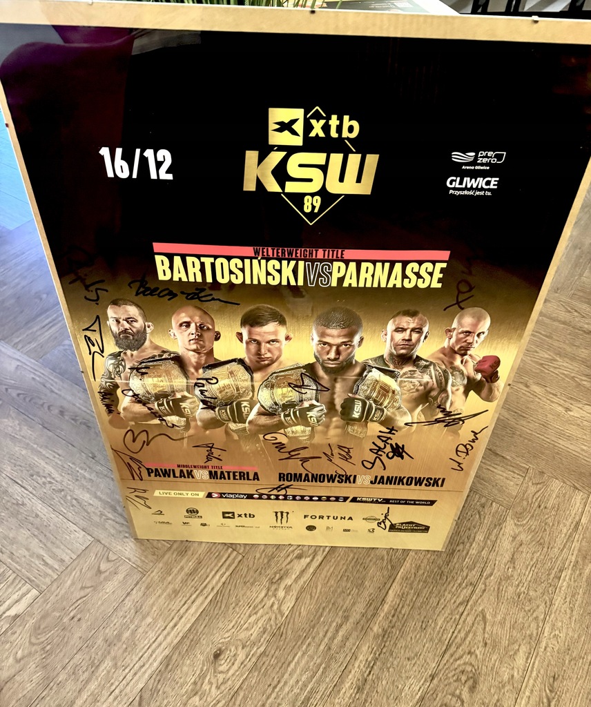 Plakat z podpisami zawodników KSW 89.