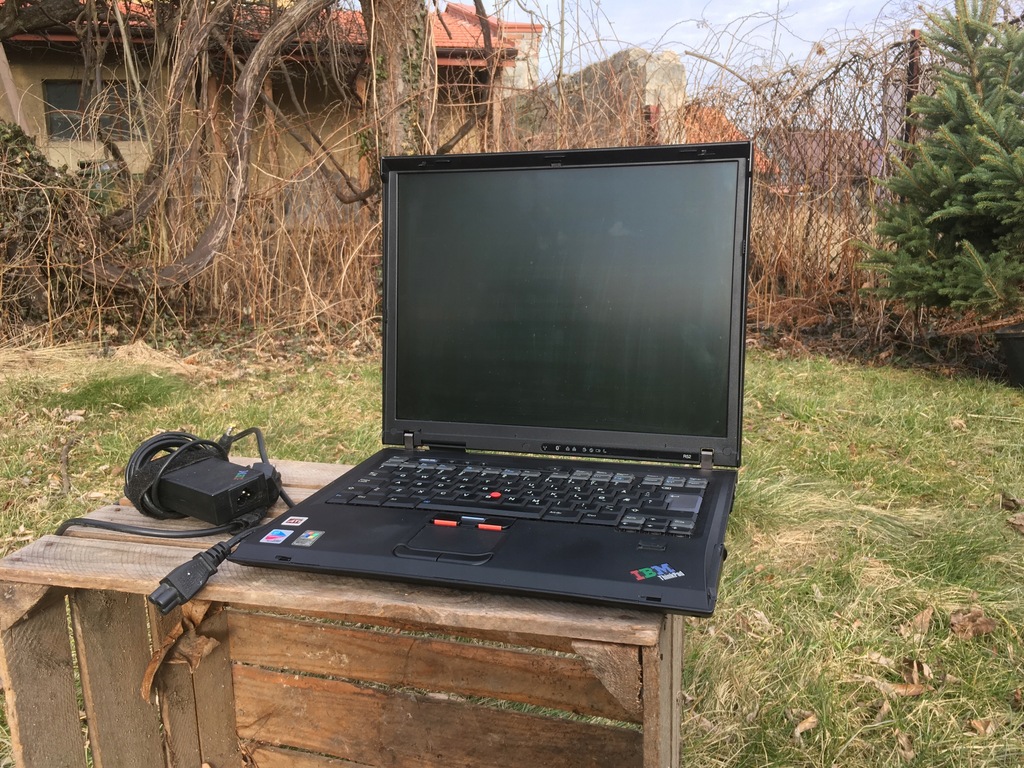 Laptop IBM ThinkPad R52 z 2005 roku. Win XP