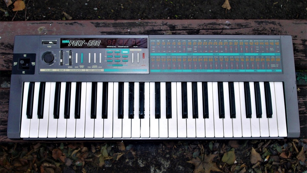 KORG アナログシンセサイザー POLY-800 KORG POLY-800 + Case (中古)