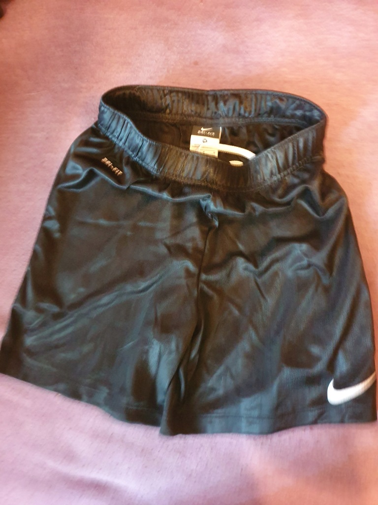 Spodenki Nike 137-147,