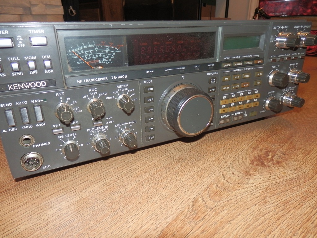 KENWOOD TS-940S HFトランシーバー完全ジャンク KENWOOD TS-940*** 真空管ビンテージ機器の修理の合間に久々に