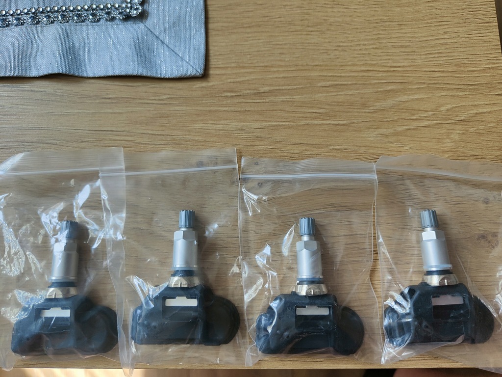 CZUJNIK CIŚNIENIA TPMS ADAM OPEL CORSA D INSIGNIA ZAFIRA A ASTRA J 13581560