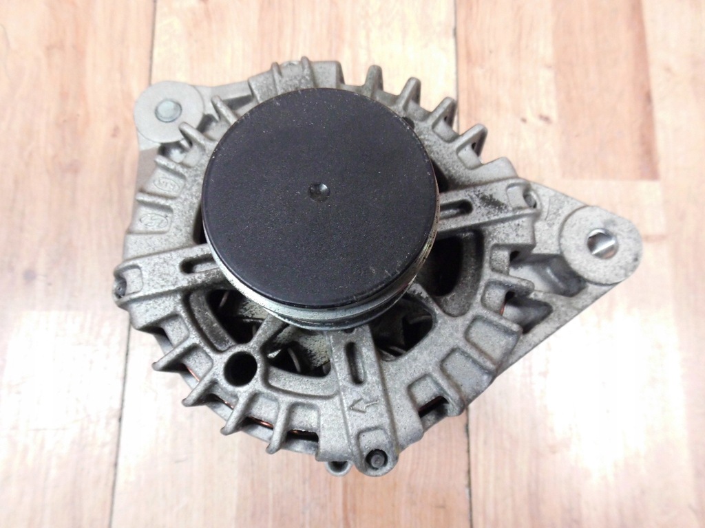 Kia Sportage IV 2.0 CRDI alternator 373002F350 11756408920