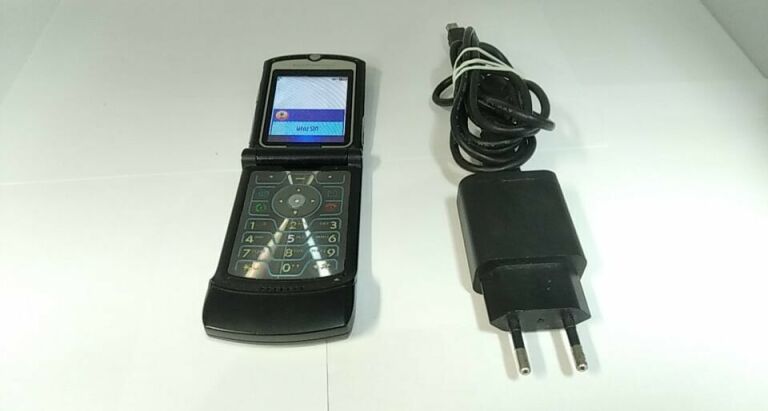 TELEFON MOTOROLA V3 USZKODZONY