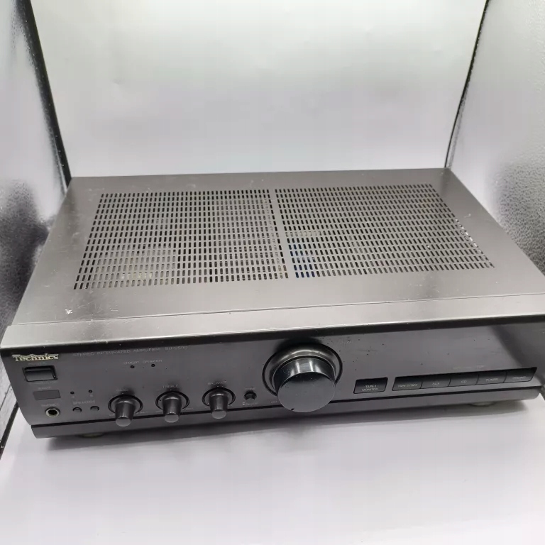 WZMACNIACZ TECHNICS SU-V500