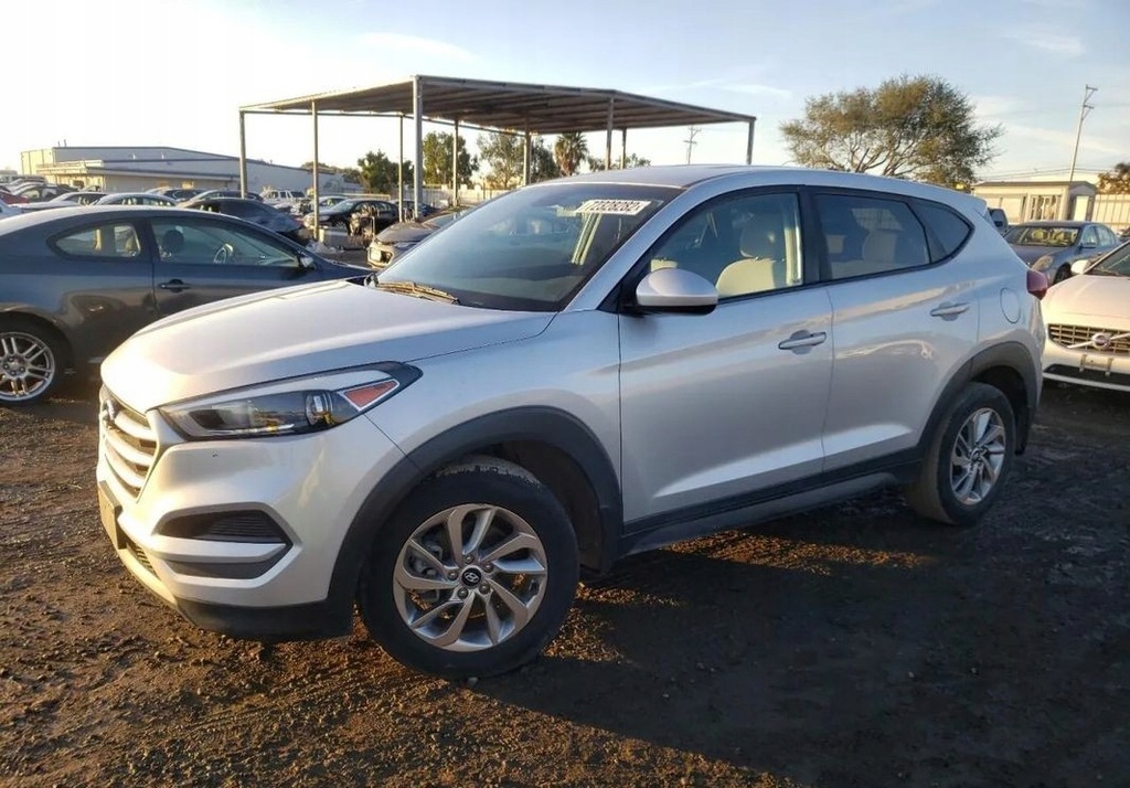 Hyundai Tucson 2017 HYUNDAI TUCSON Benzyna A... 13900003844