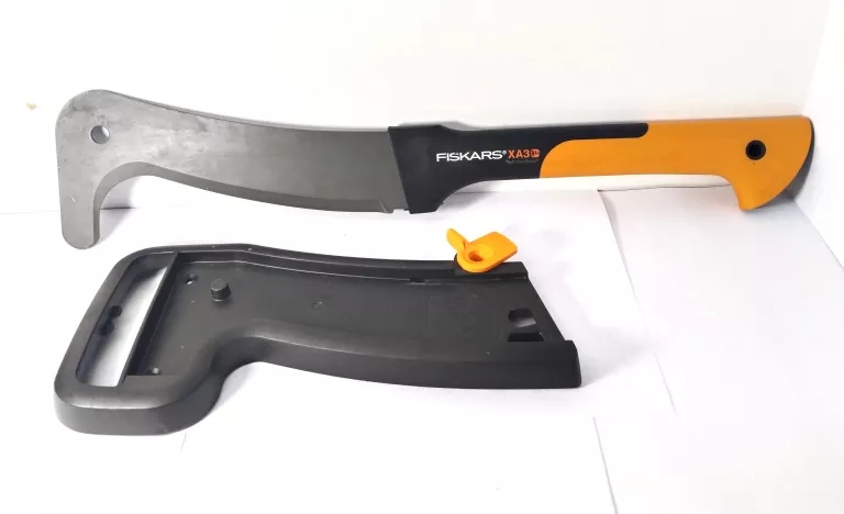 TASAK MACZETA FISKARS XA3