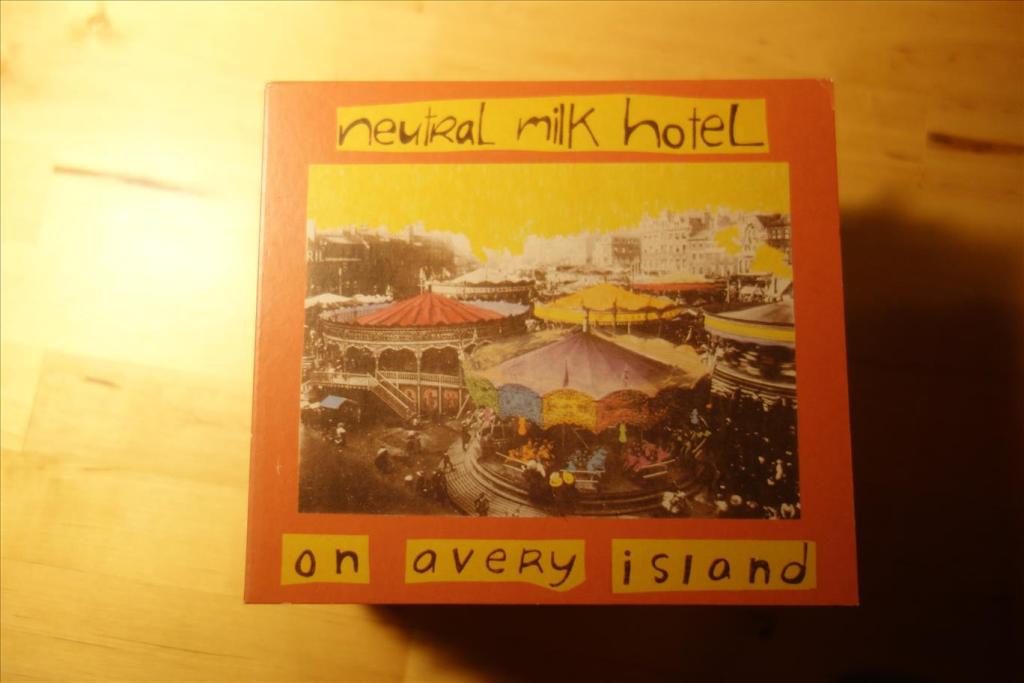 Neutral Milk Hotel - On Avery Island - musicNOW