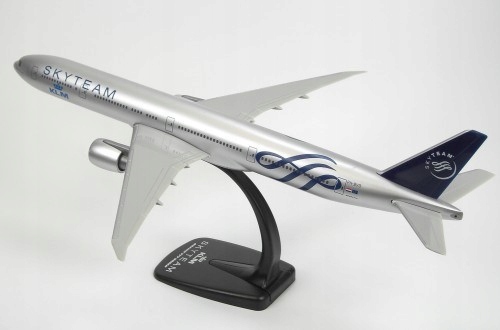 Купить Модель самолета Boeing 777-300ER KLM Skyteam 1:200: отзывы, фото, характеристики в интерне-магазине Aredi.ru