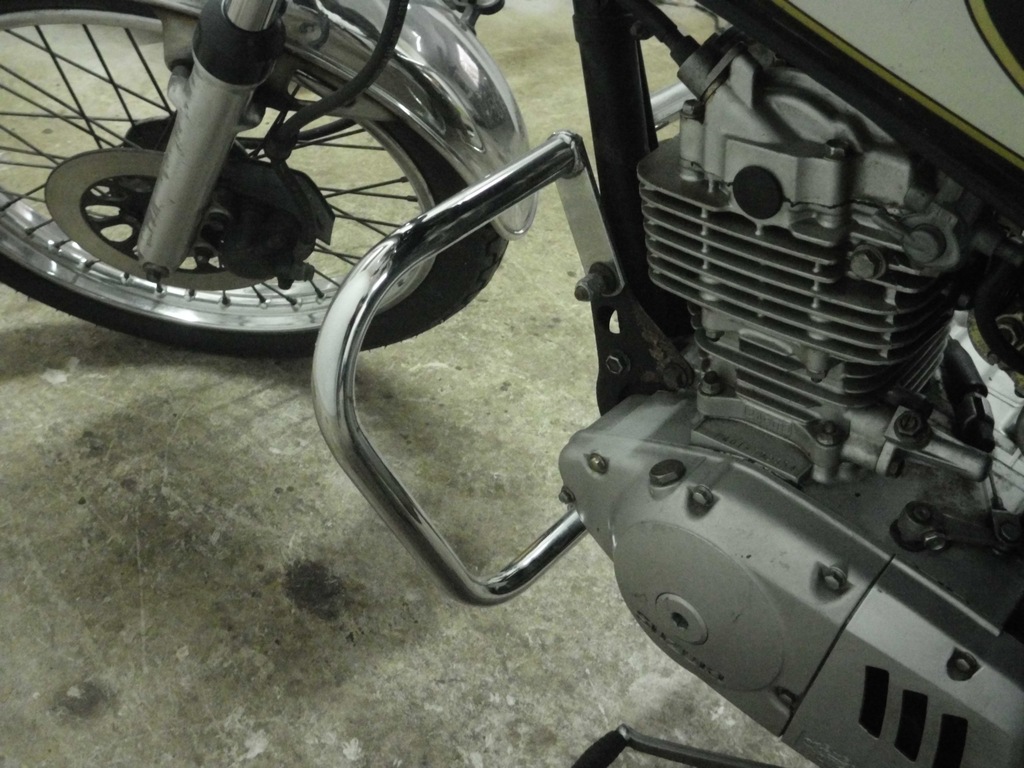 SUZUKI GN 125 GMOLE BAGAŻNIK KUFER PODPORY SAKW