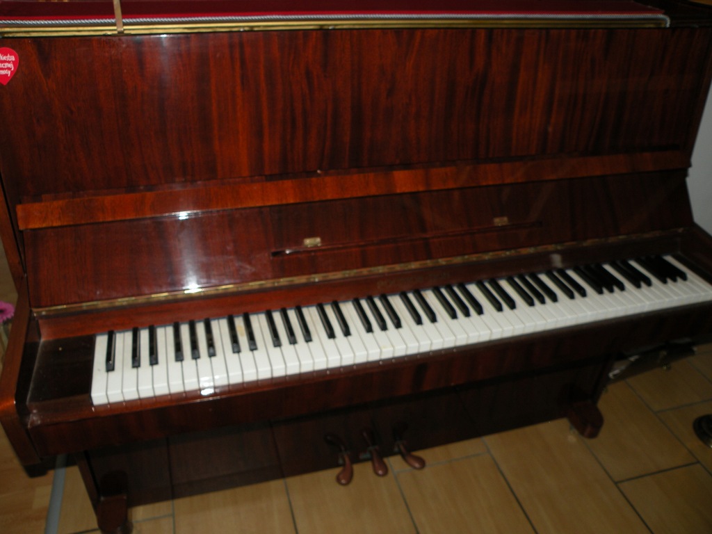 pianino ROSTOW-DON-mało używane-w dobrym stanie!!!