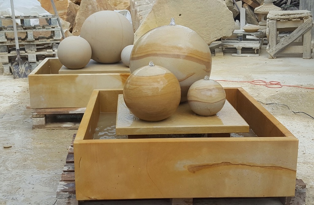 Fontanna ogrodowa z piaskowca - kamień naturalny