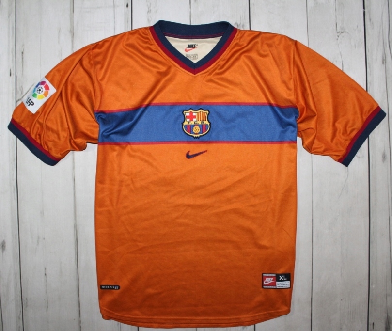 NIKE BARCELONA DESIGNESRSKI T-SHIRT BIG LOGO R. XL