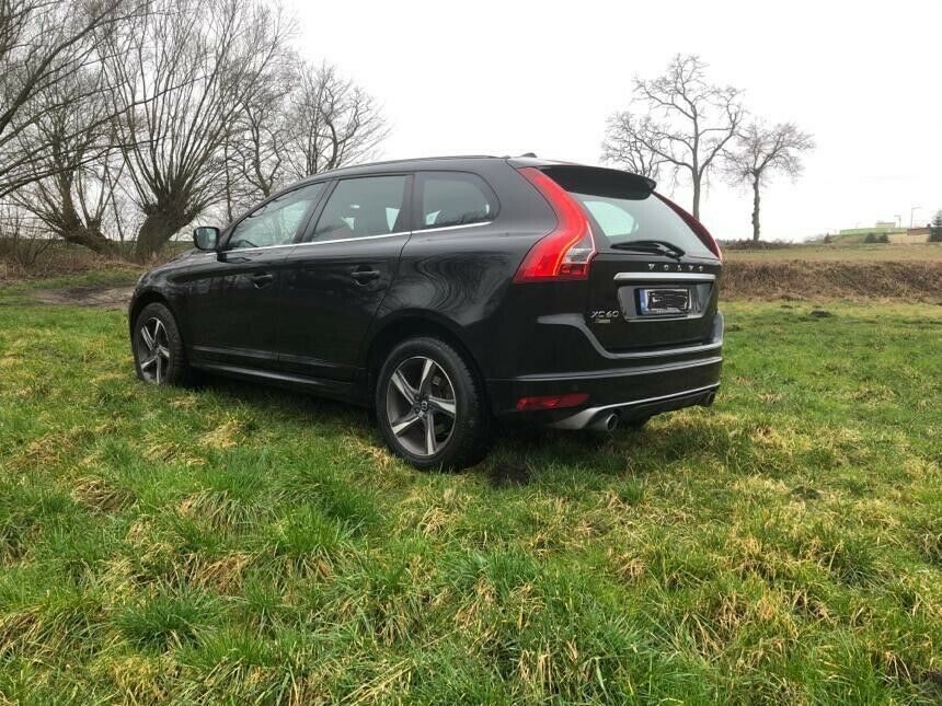 Купить Volvo XC60 D3 Р-ДИЗАЙН: отзывы, фото, характеристики в интерне-магазине Aredi.ru