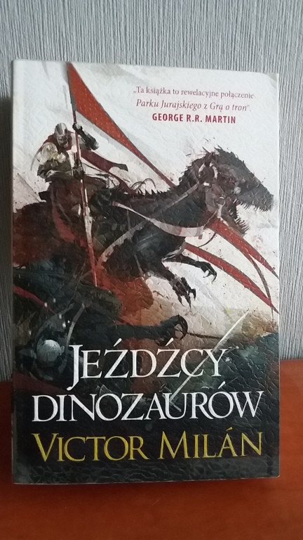 JEŹDŹCY DINOZAURÓW-VICTOR MILAN-gram dla WOŚP