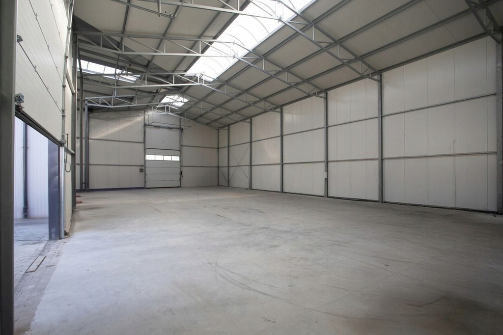 Magazyny i hale, Emilianów, Radzymin, Wołomiński, 887 m²