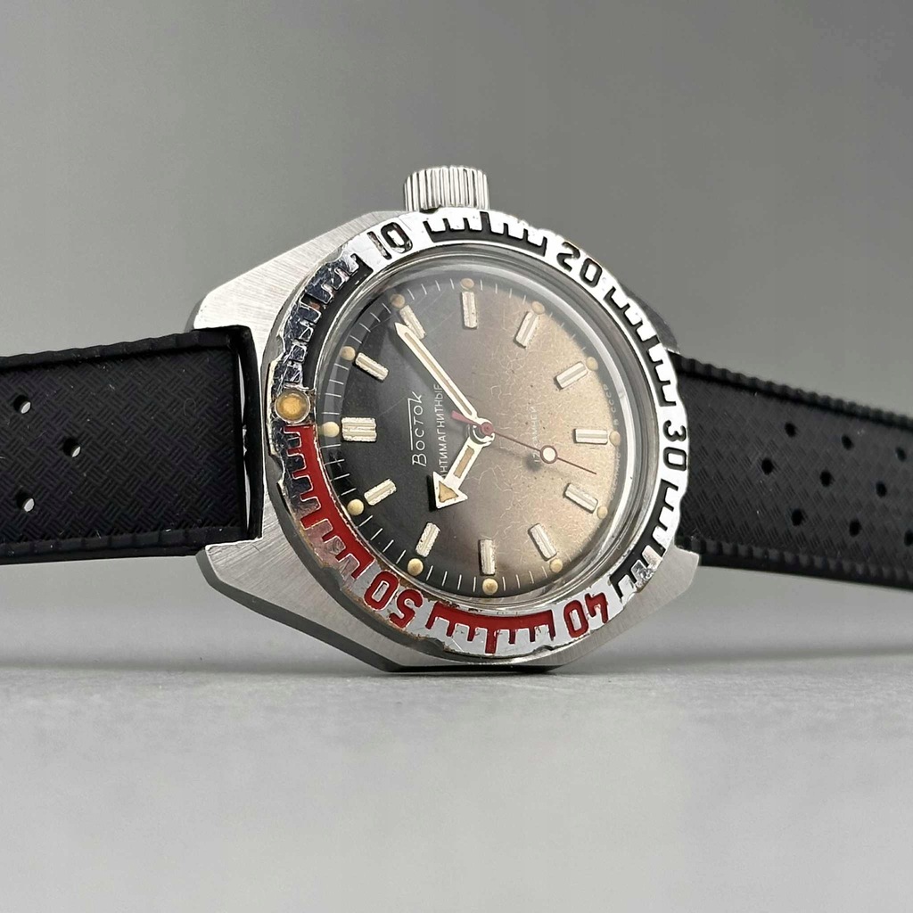 Zegarek vintage Wostok Amfibia – diver | ciemna tarcza | naręczny | USSR