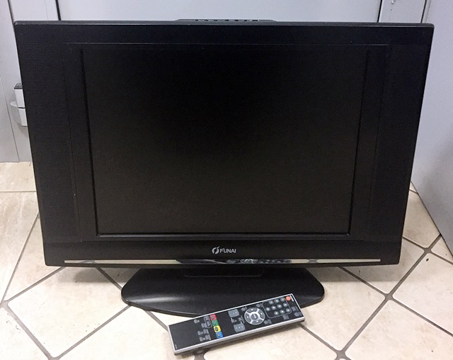 TELEWIZOR TV LCD 20 CALI FUNAI LC5-D20BB+PILOT