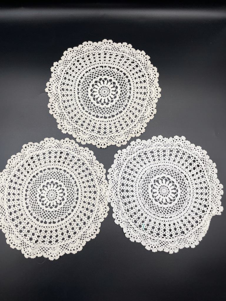 Zestaw serwetek koronkowych w stylu vintage, średnica 22