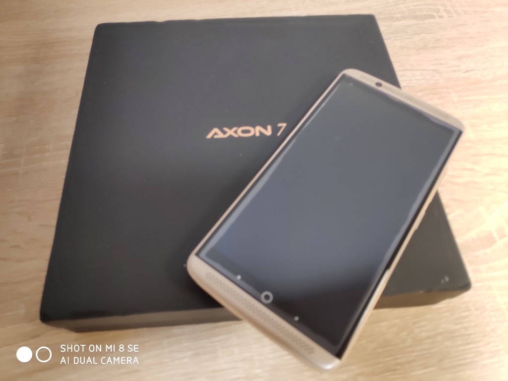 !! ZTE Axon 7 4/64 GB stan Bdb!!