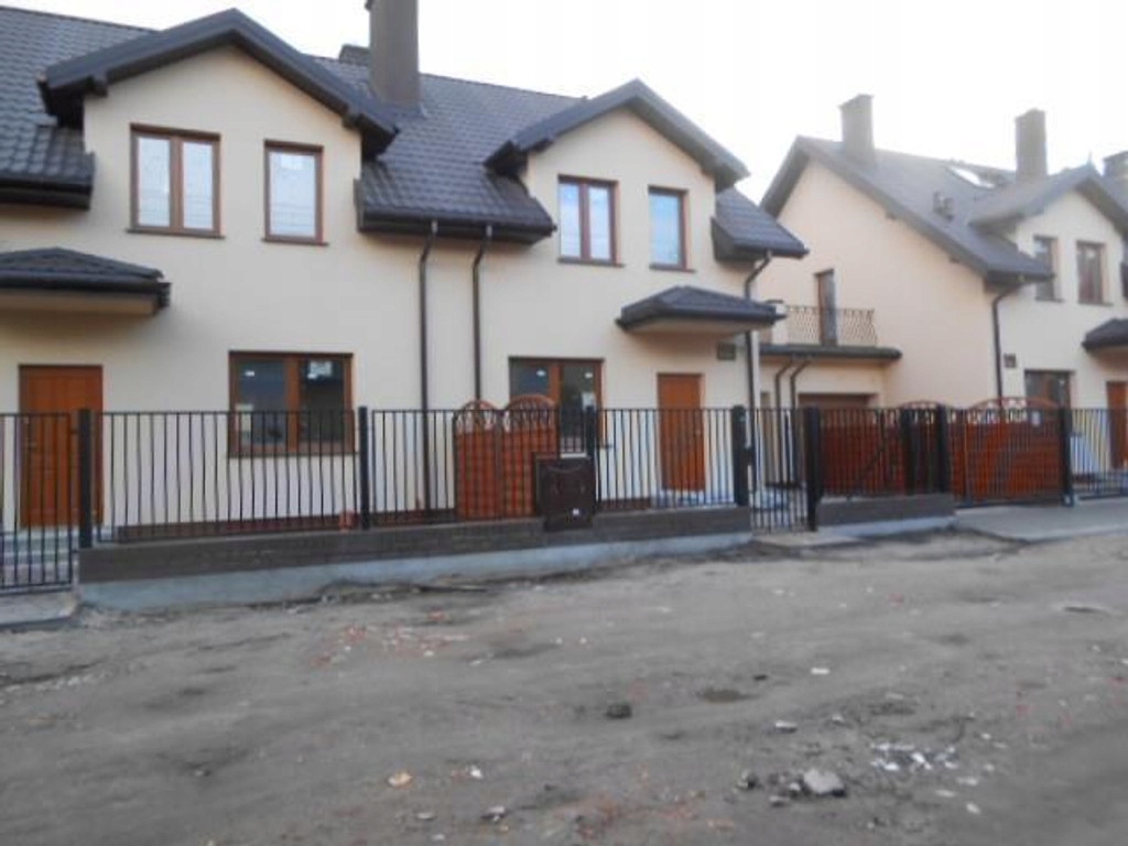 Dom, Kobyłka, Wołomiński (pow.), 100 m²