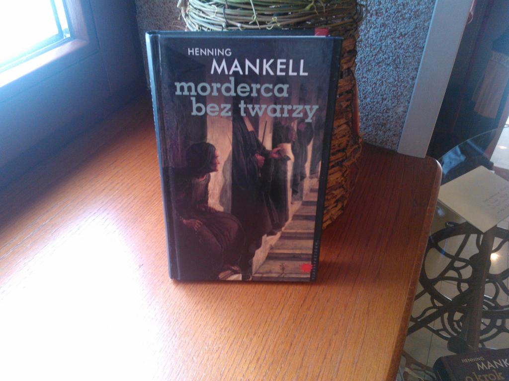 Henning Mankell  "Morderca bez twarzy"