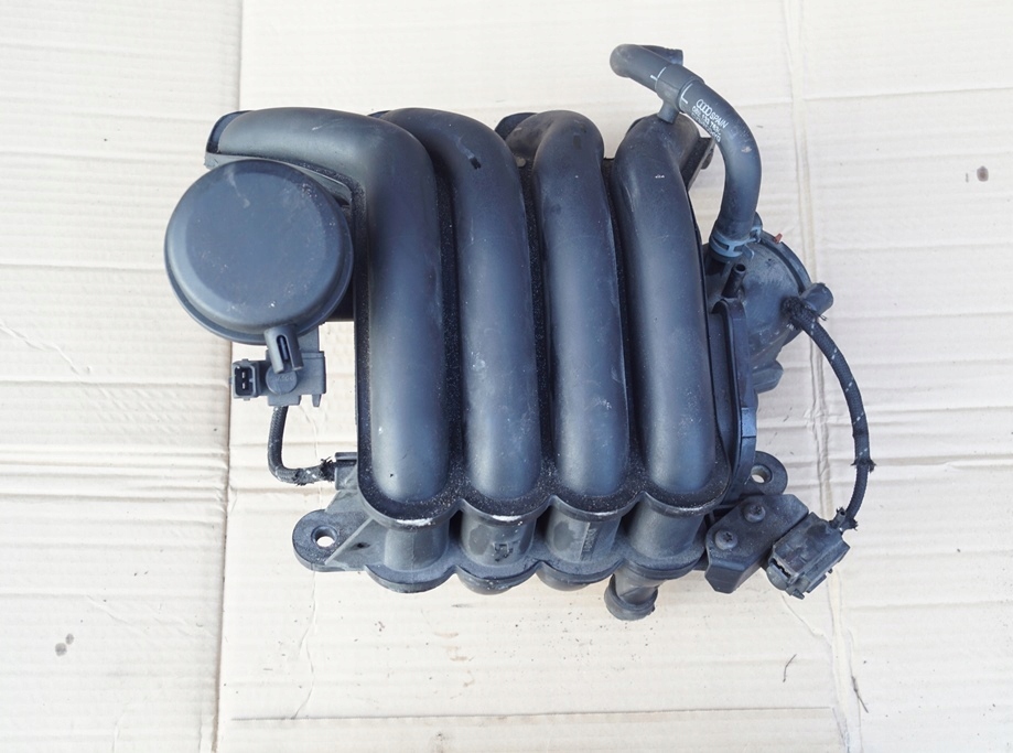 Kolektor ssący Audi A4 B5 1.8 AVV 06B133210P