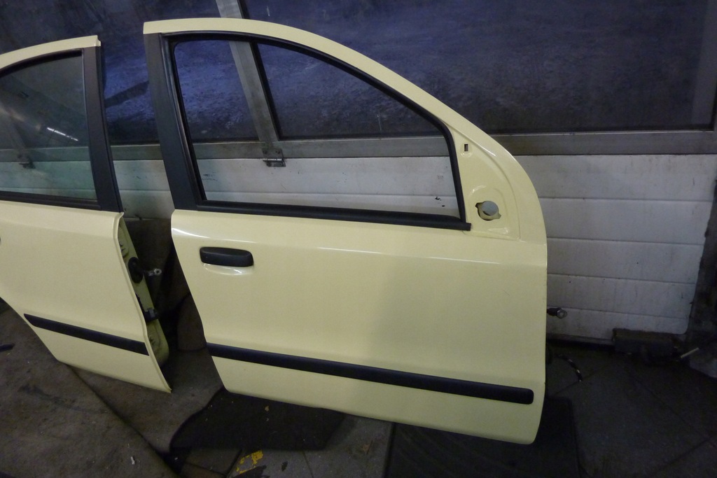 Drzwi Prawe Prawy Pród Przednie Fiat Panda 541 - 7731587412 - Oficjalne Archiwum Allegro