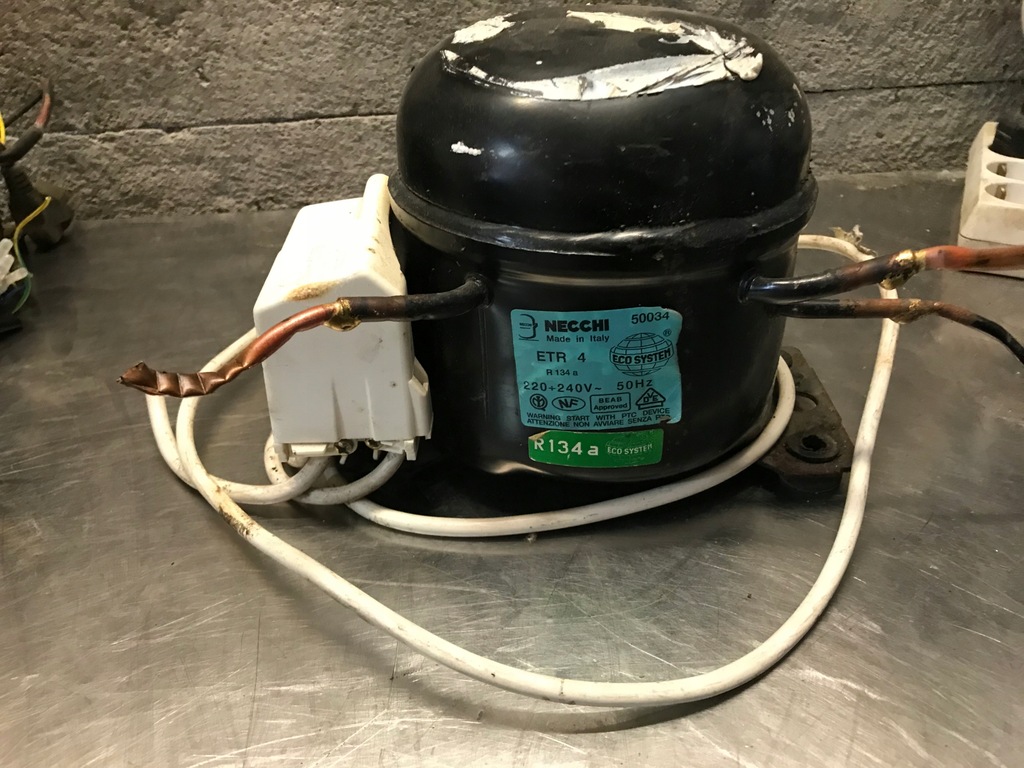 Iku Beżowe sneakersy z łączonych materiałów MAY