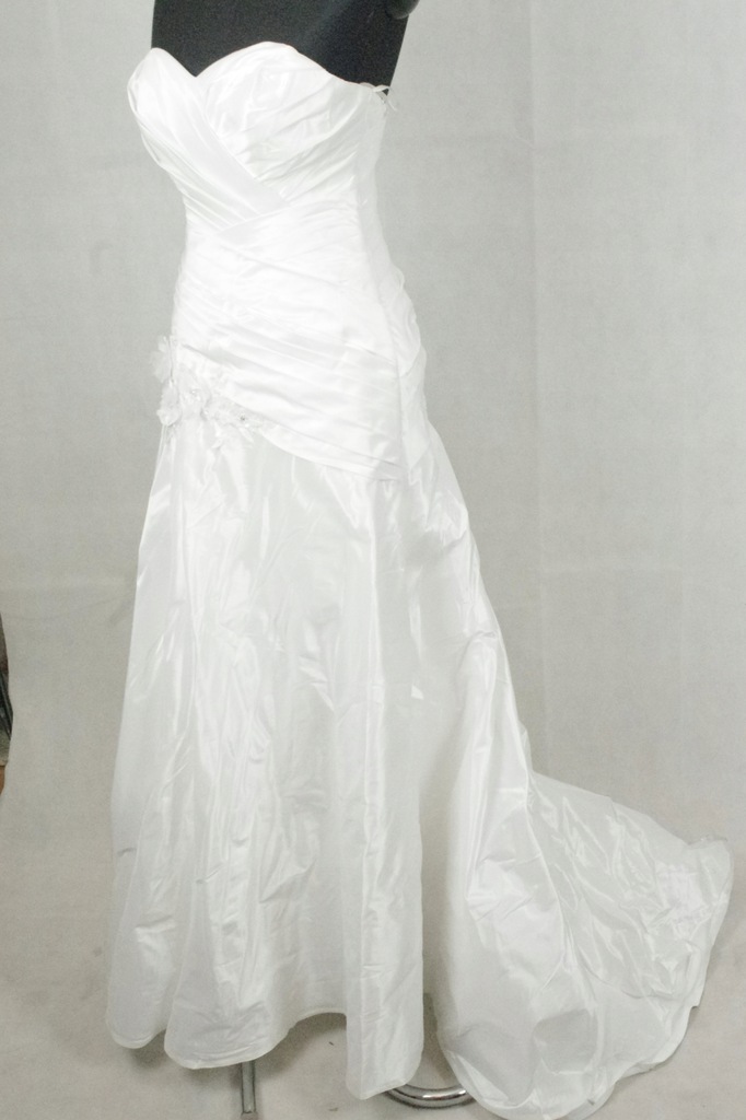 Nowa suknia ślubna 40 L atłasowa
