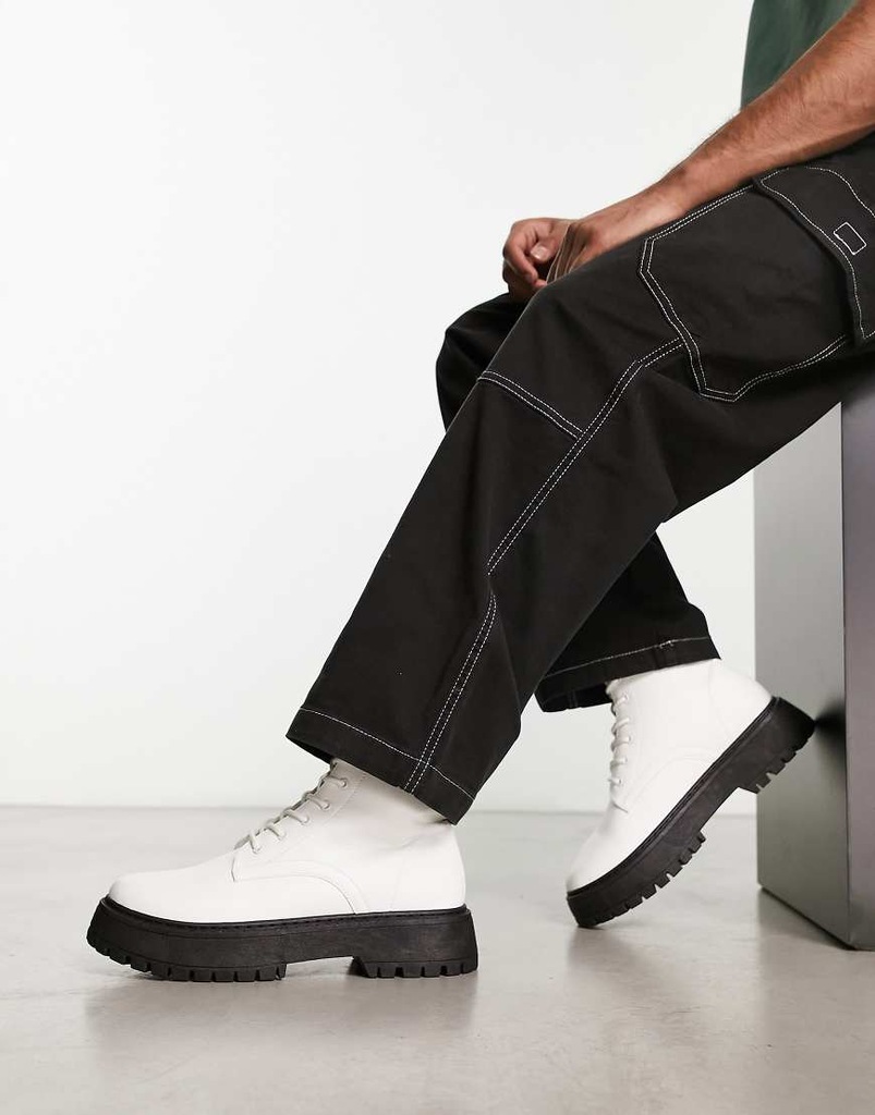 Asos Białe sznurowane botki z imitacji skóry na masywnej podeszwie 42,5
