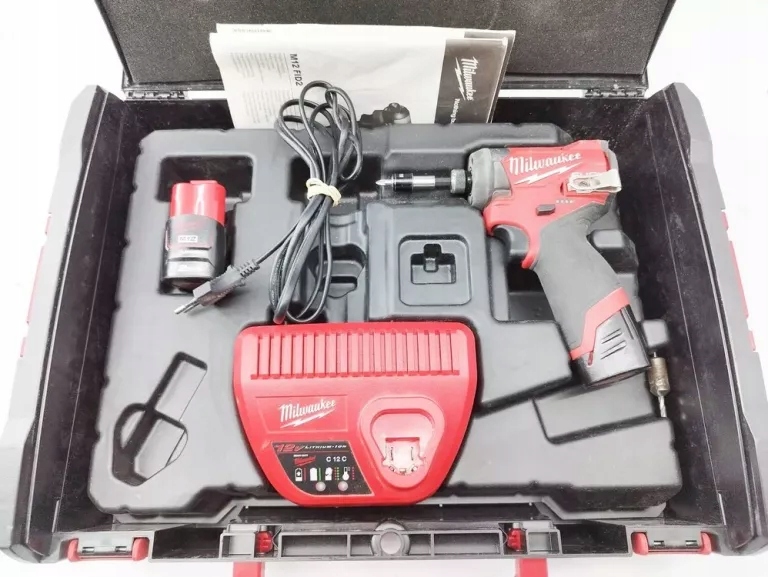 ZAKRĘTARKA MILWAUKEE M12 FID2-202X