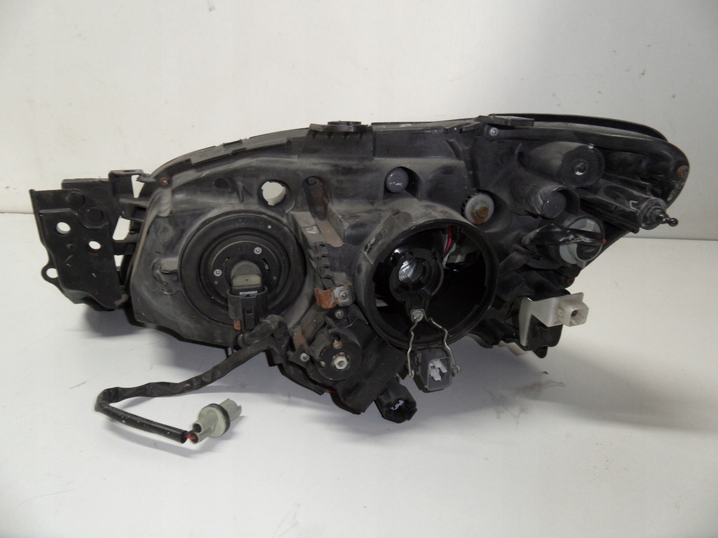 SUBARU IMPREZA GD 2006R LAMPA PRZEDNIA PRAWA 7897385682