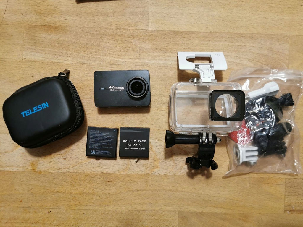 Xiaomi Yi 2 4K - kamera, dodatki, obudowa