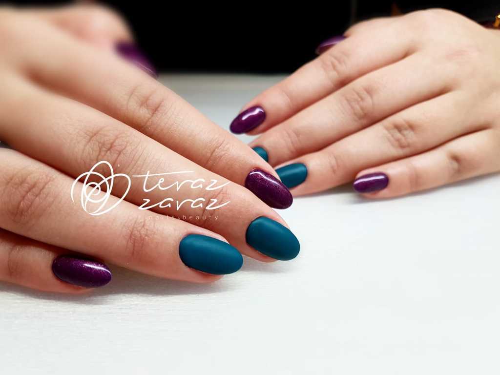 Manicure hybrydowy w Centrum Warszawy