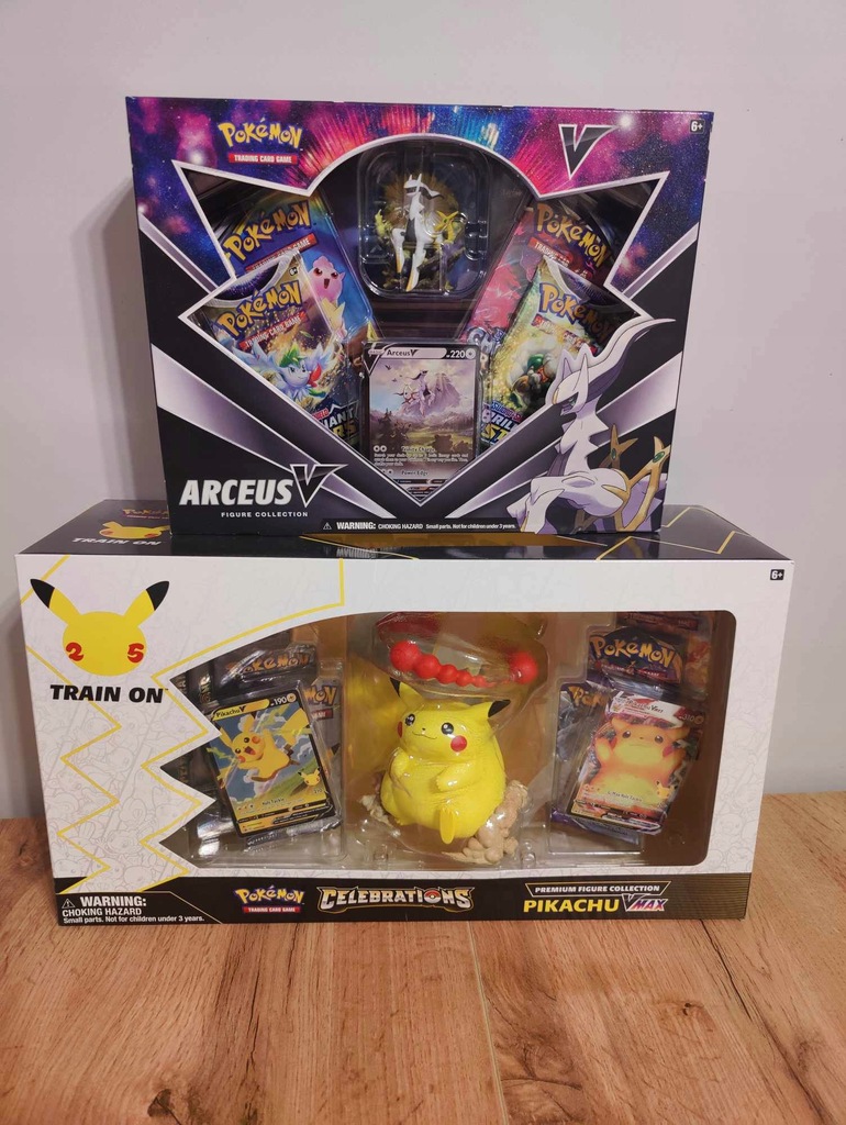 Pokemon TCG: Pikachu Figure Collection Arceus V Collection